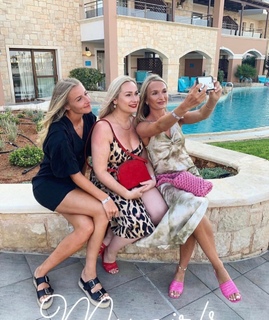 Leah Williamson feet photo thumbnail