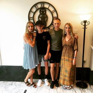 Leah Williamson feet photo thumbnail