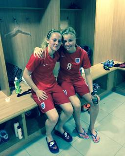 Leah Williamson feet photo thumbnail