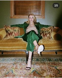 Leah Williamson feet photo thumbnail