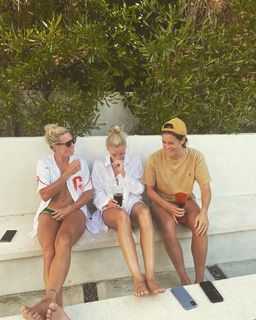 Leah Williamson feet photo thumbnail