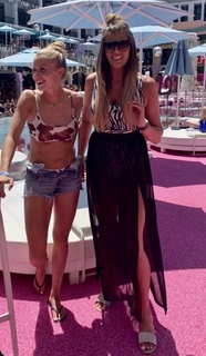 Leah Williamson feet photo thumbnail