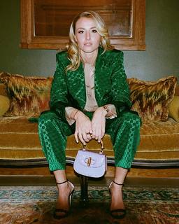 Leah Williamson feet photo thumbnail