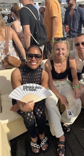 Leah Williamson feet photo thumbnail