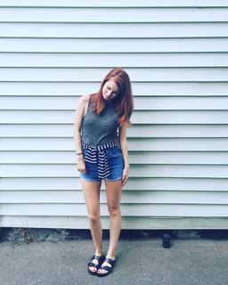 Leanne Lapp feet photo 8
