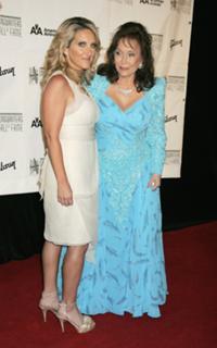 Lee Ann Womack feet photo 4