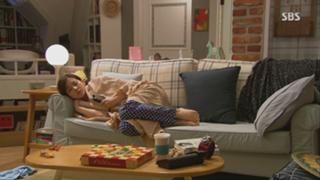 Lee Bo-young feet photo 11