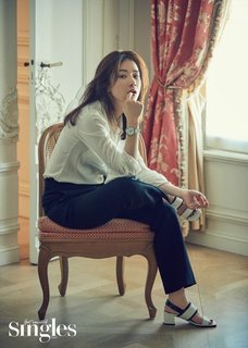 Lee Bo-young feet photo 14