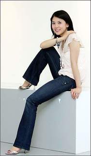 Lee Bo-young feet photo 8