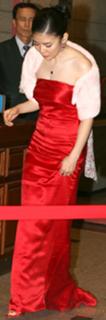 Lee Bo-young feet photo 2