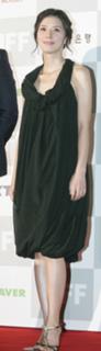 Lee Bo-young feet photo 16