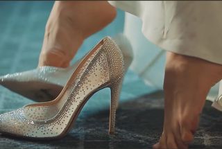 Lee Bo-young feet photo 3
