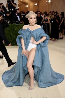 Lee Chae-rin feet photo 3