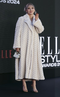 Lee Chae-rin feet photo 16
