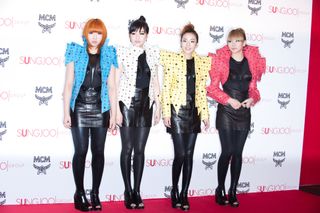 Lee Chae-rin feet photo 10