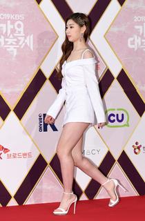 Lee Chae-ryeong feet photo 12