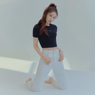 Lee Chae-ryeong feet photo 2