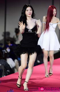 Lee Chae-ryeong feet photo 17