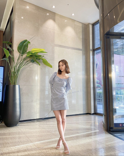 Lee Hyeri feet photo 7