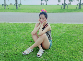 Lee Hyeri feet photo 6
