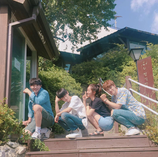 Lee Hyeri feet photo 4