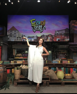 Lee Hyeri feet photo 20