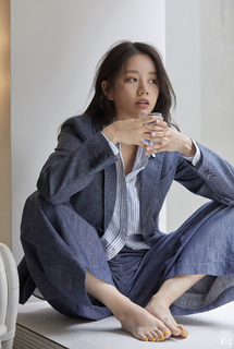 Lee Hyeri feet photo 17