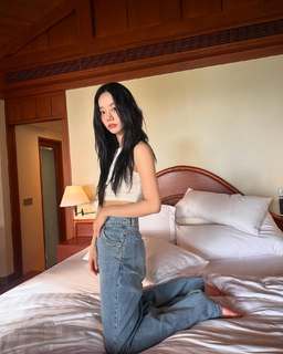 Lee Hyeri feet photo 17