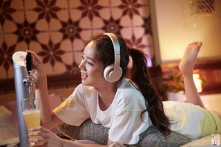Lee Hyeri feet photo 12