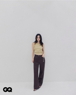 Lee Hyeri feet photo 8