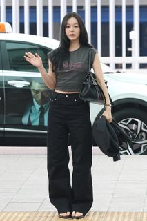 Lee Hyeri feet photo 6