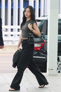 Lee Hyeri feet photo 5