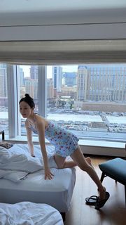 Lee Hyeri feet photo 3