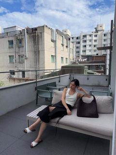Lee Hyeri feet photo 1