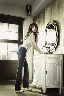 Lee Ji-ah feet photo 2