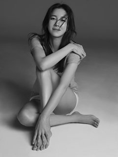 Lee Ji-ah feet photo 15