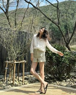 Lee Ji-ah feet photo 10