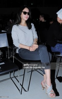 Lee Ji-ah feet photo 6