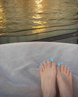 Lee Joo-yeon feet photo 11