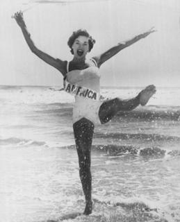 Lee Meriwether feet photo 2