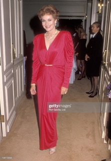 Lee Meriwether feet photo 1
