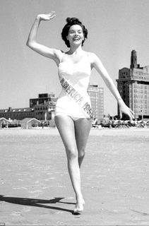 Lee Meriwether feet photo 17