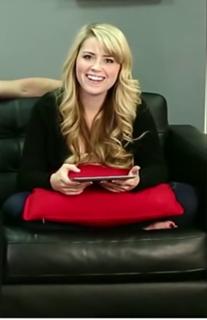 Lee Newton feet photo thumbnail