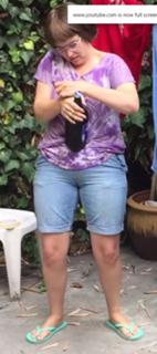 Lee Newton feet photo thumbnail