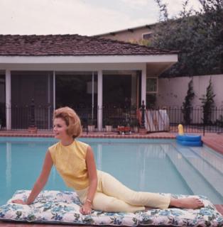 Lee Remick feet photo 17