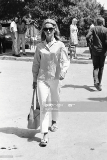 Lee Remick feet photo 10