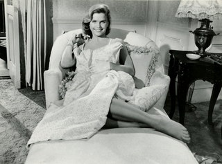 Lee Remick feet photo 4