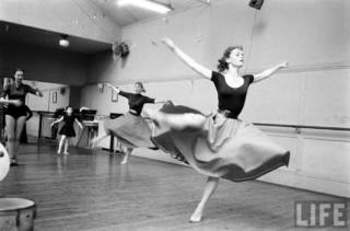 Lee Remick feet photo 8