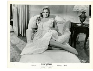 Lee Remick feet photo 6