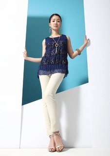 Lee Si-young feet photo 17